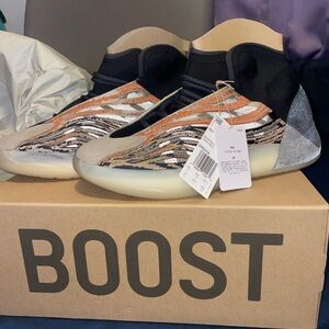 Adidas Yeezy Quantum Shoe 9